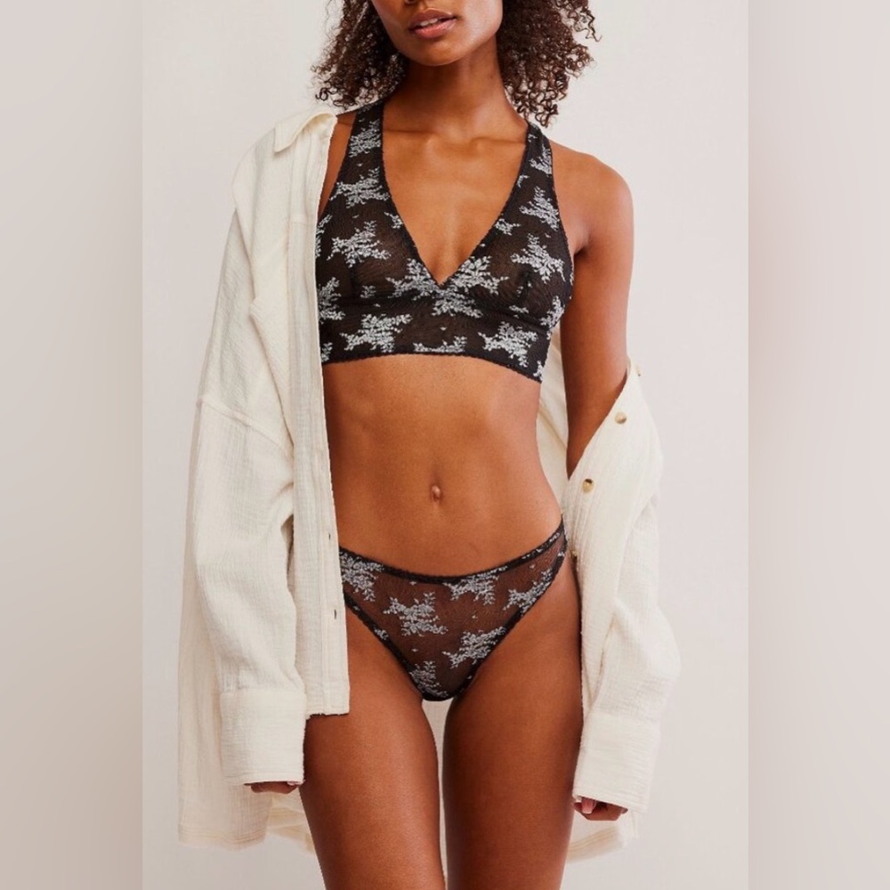 #1011 Free People Black and White Lace Bralette & pantie set - Picture 7 of 13